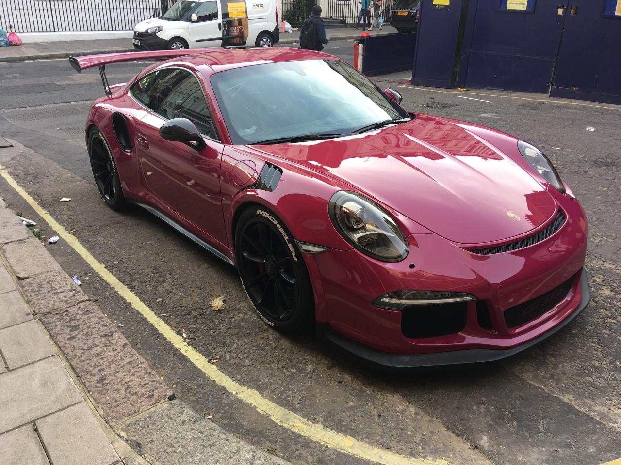 Pink porsche 911 gt3 rs