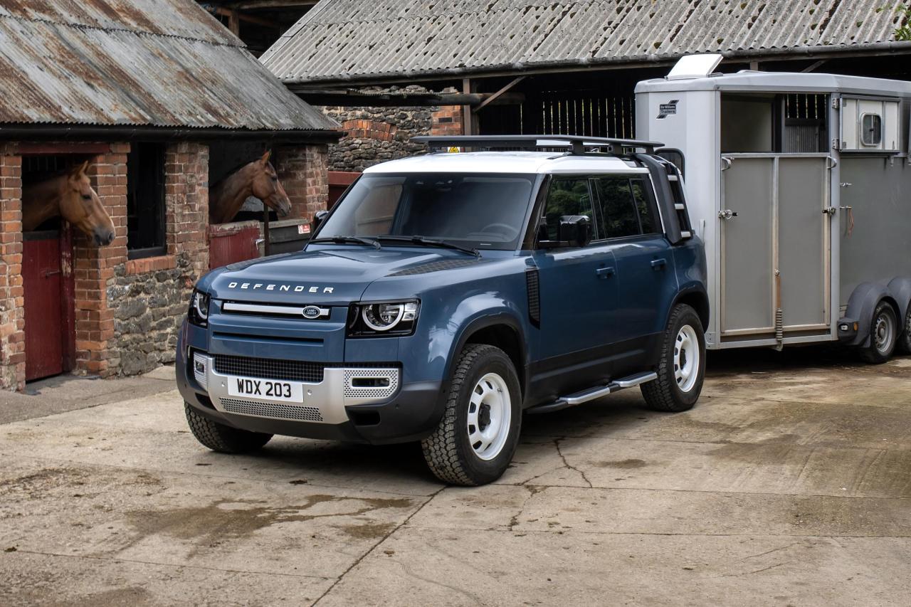 Land rover defender 2024