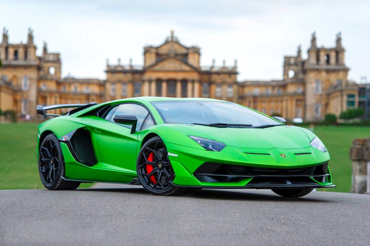 Lamborghini aventador cars specs svj