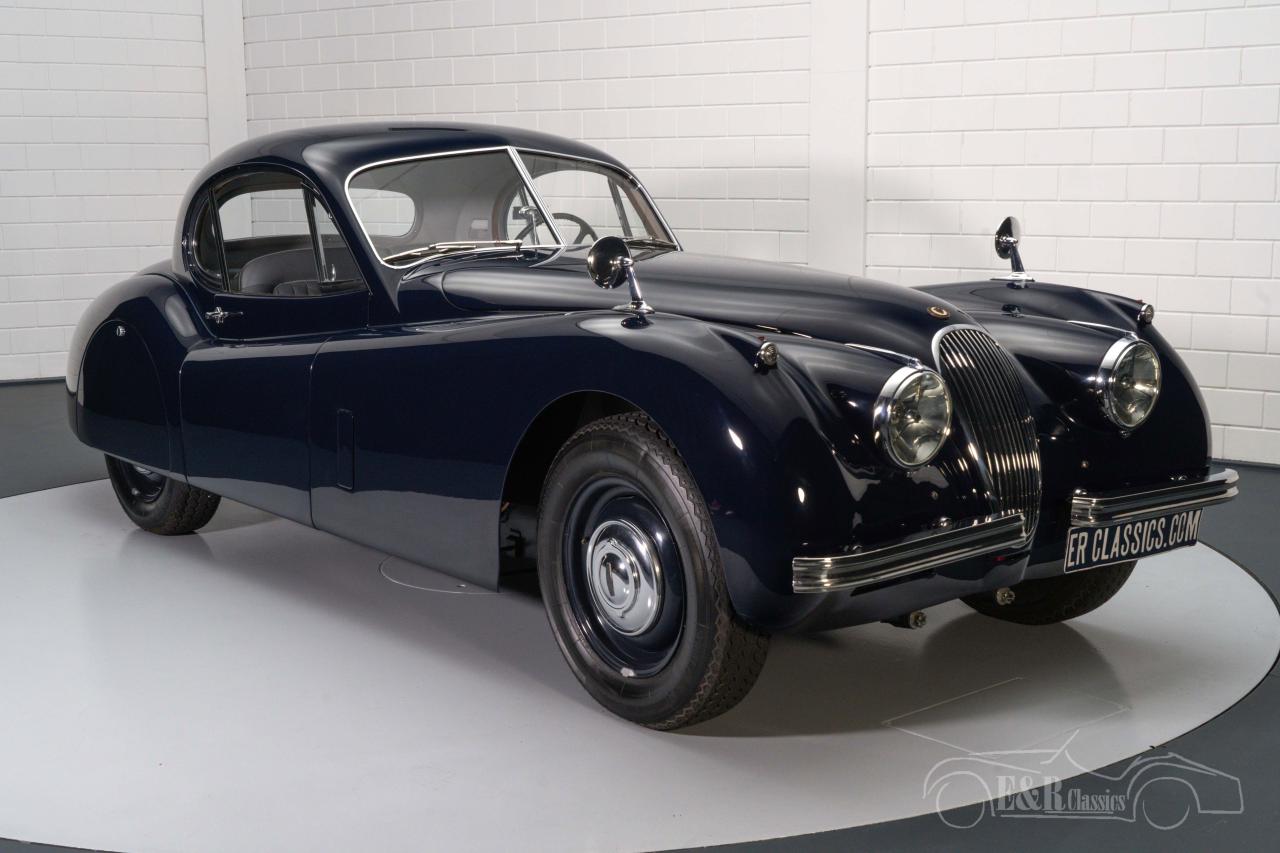 Jaguar xk120 roadster