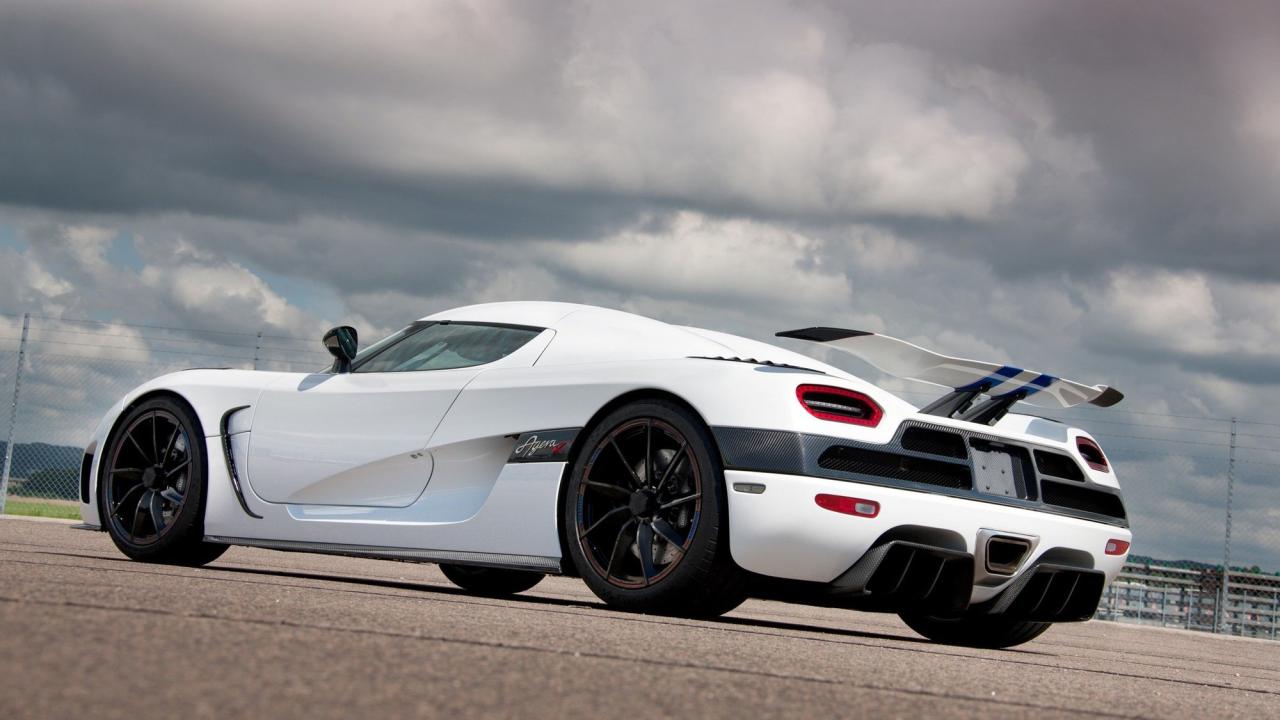 Koenigsegg agera rsn supervettura impallidire bugatti cavalli arriva folle sviluppa